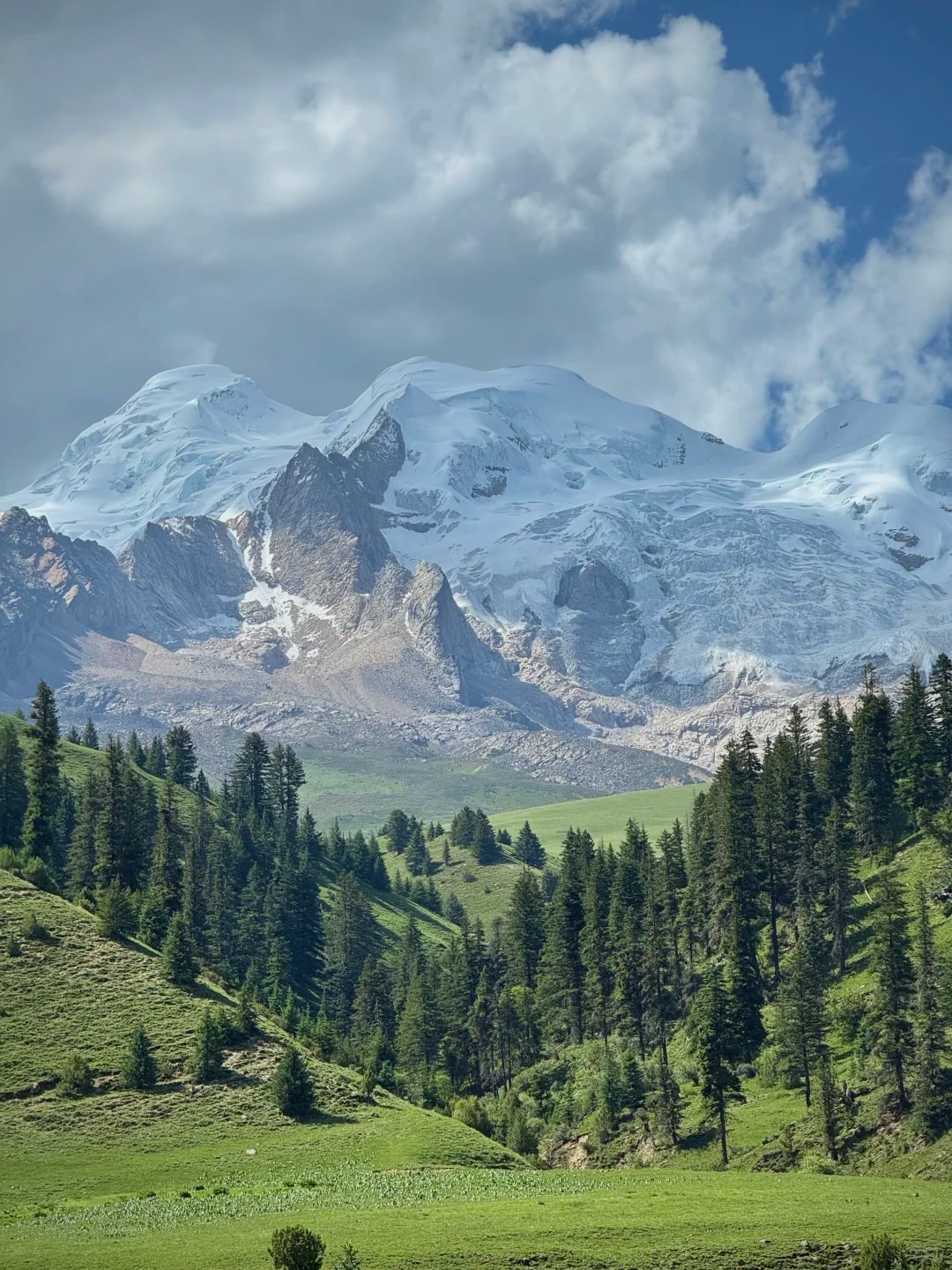 格聂神山，格聂之眼，铁匠山